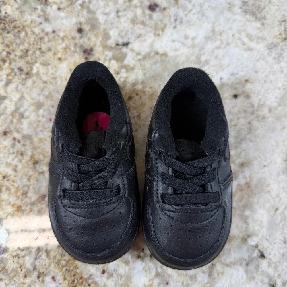 Nike Air Force 1 Crib Triple Black Infant Sneakers CK2201-001 Size 4C